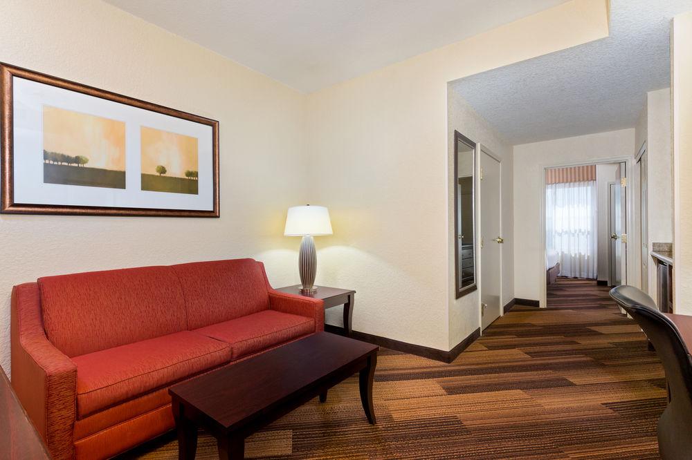 Holiday Inn Express & Suites Lakeland North I-4 By Ihg Exterior foto